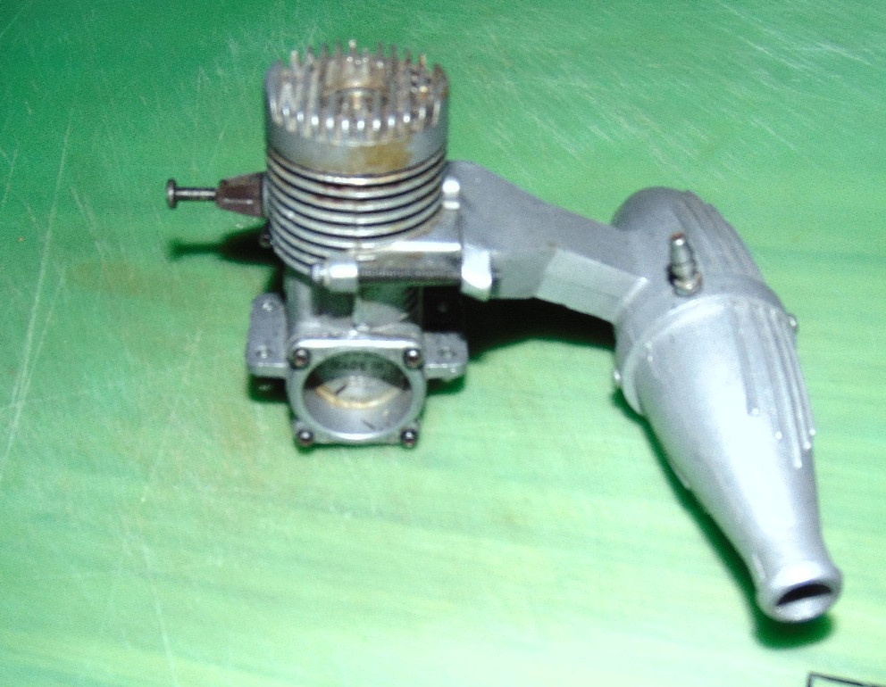 Fox 25 RC Model Airplane Engine wth muffler, used lightly