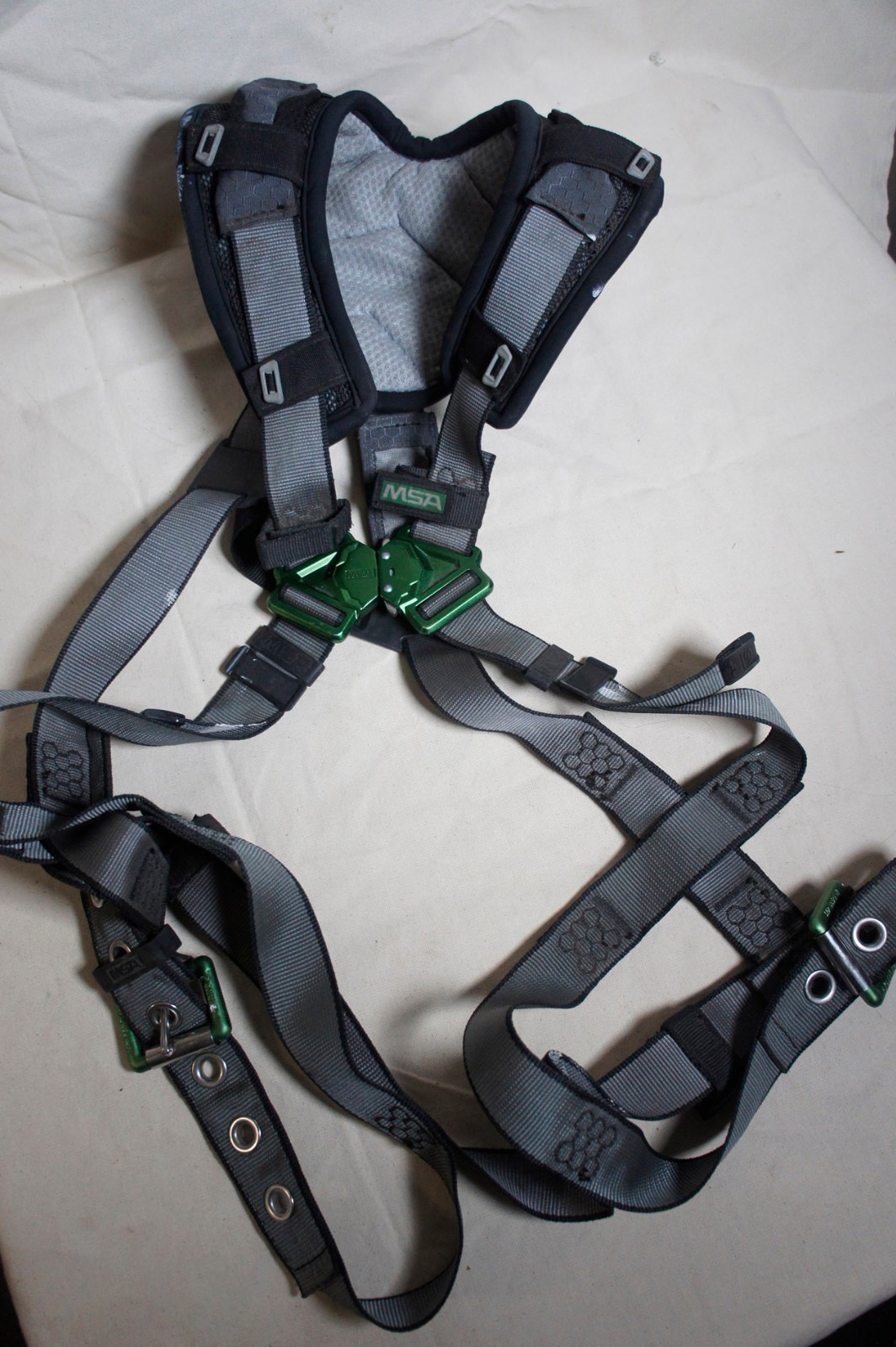 Msa Safety 10194889  V-Fit Full Body Harness Standard Quick-Connect Chest
