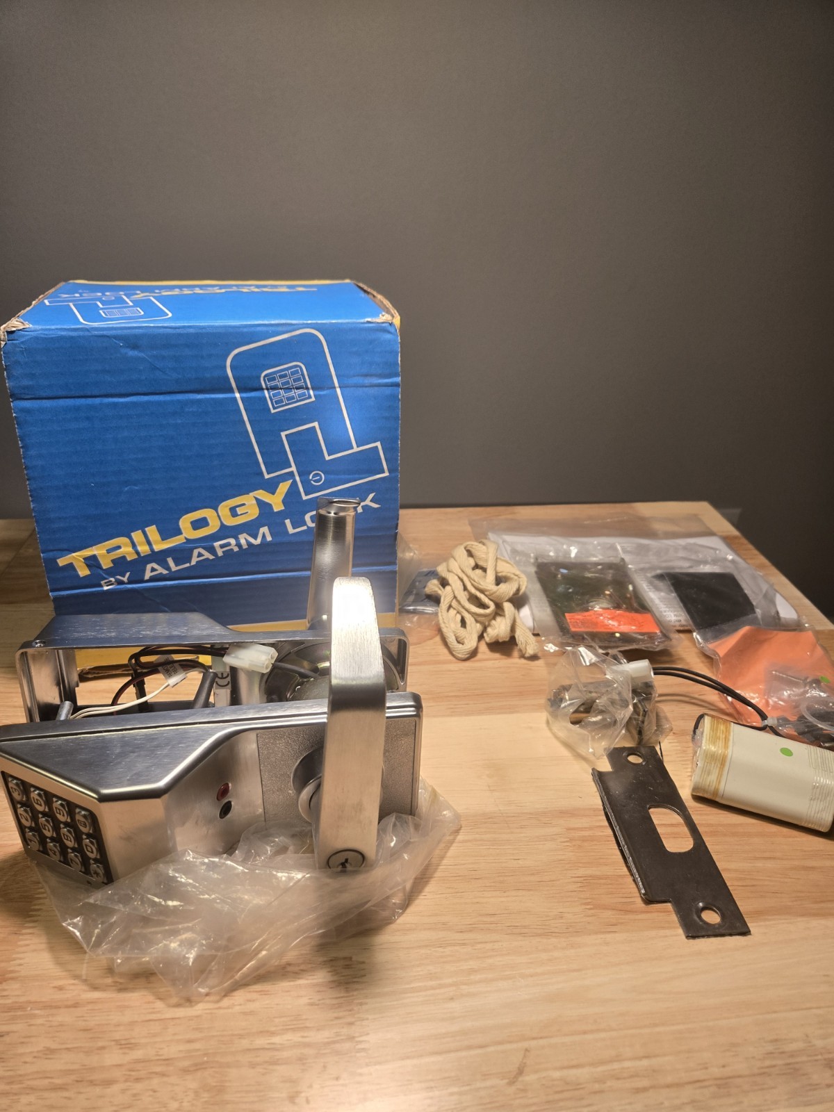 Trilogy by Alarm Lock DL2800/26D Digital Keypad Privacy Lock NEW Open box, Read