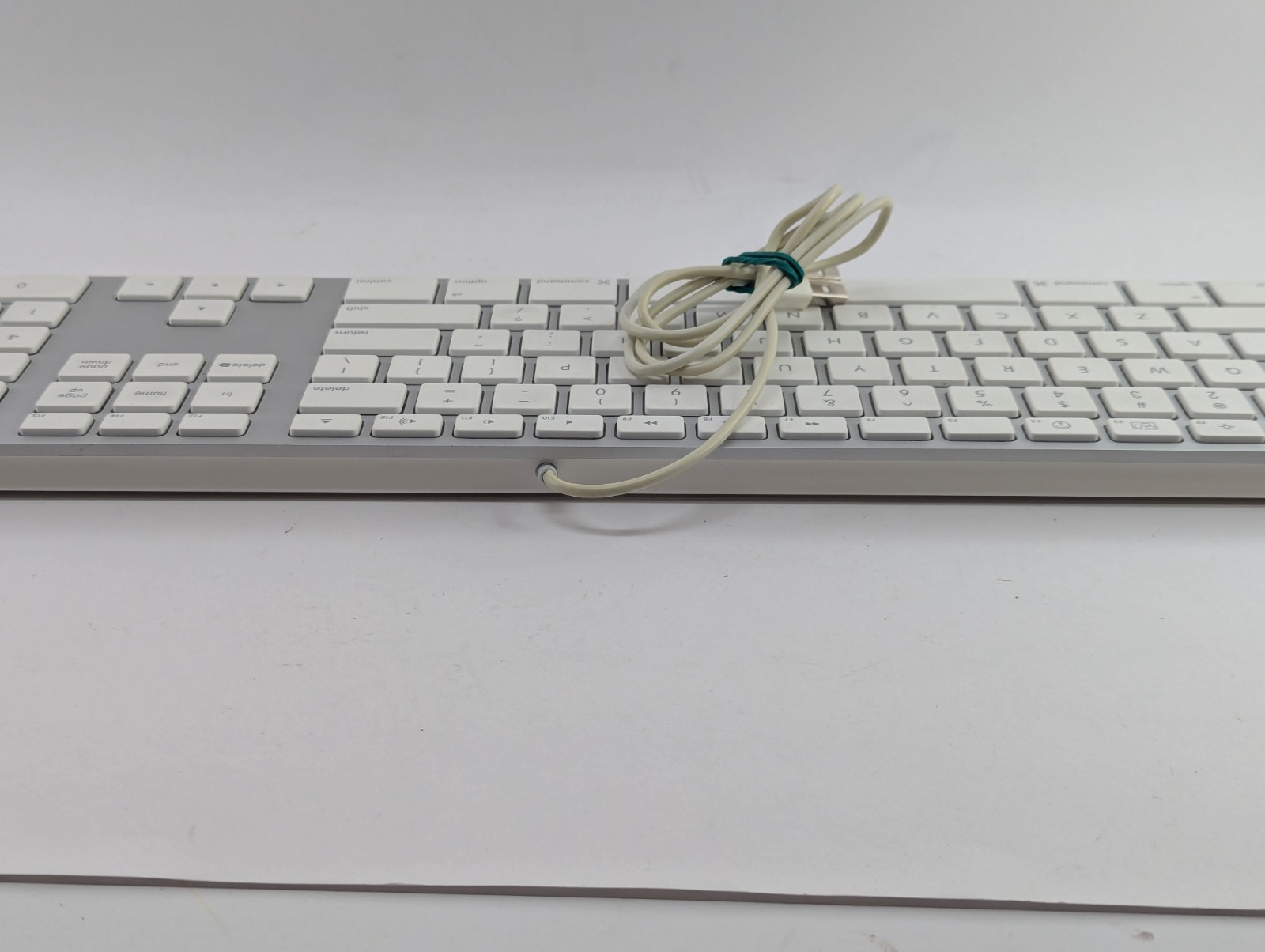 Apple USB Wired Full Keyboard A1243 Authentic Apple Aluminum