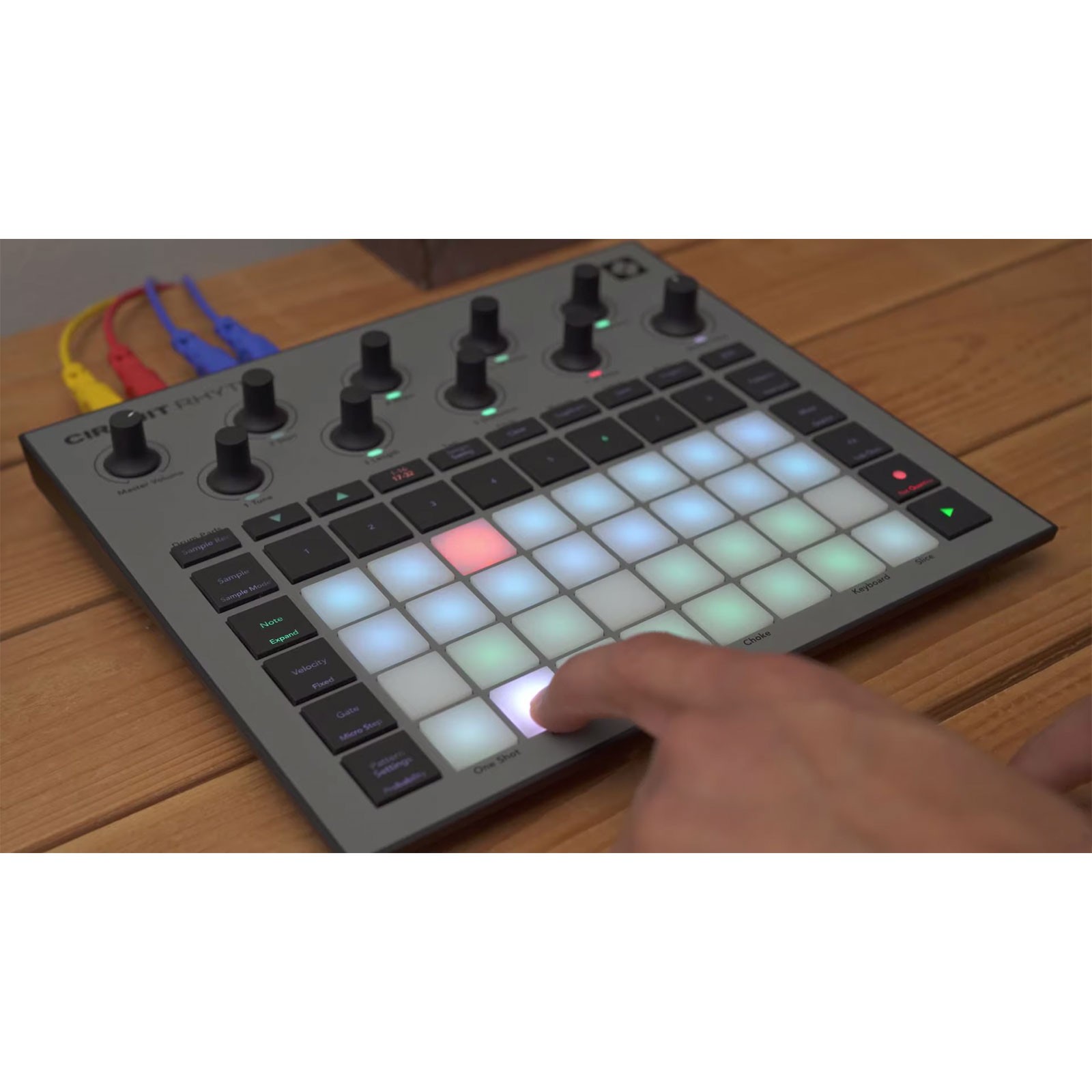 Novation Circuit Rhythm Audio Recording Beat Sample-Based Groovebox w Case