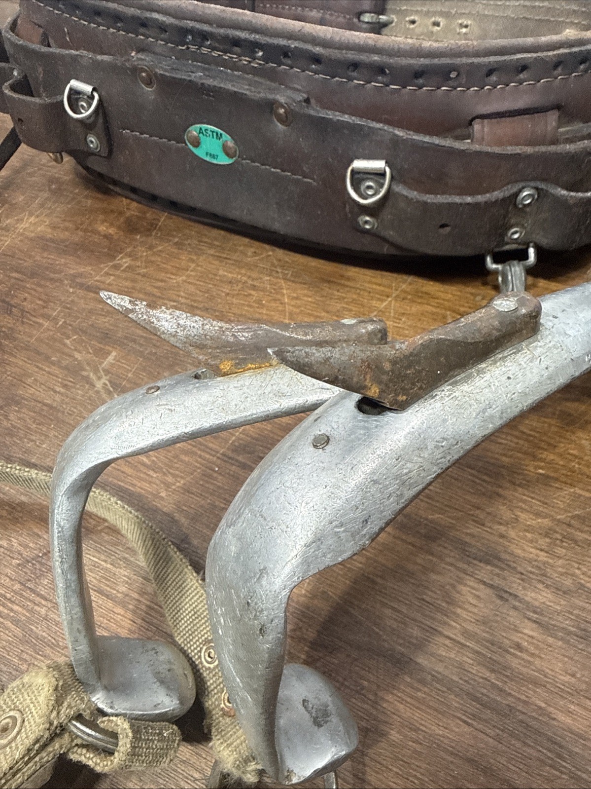 Buckingham Buck Squeeze Lineman Climbing Gear