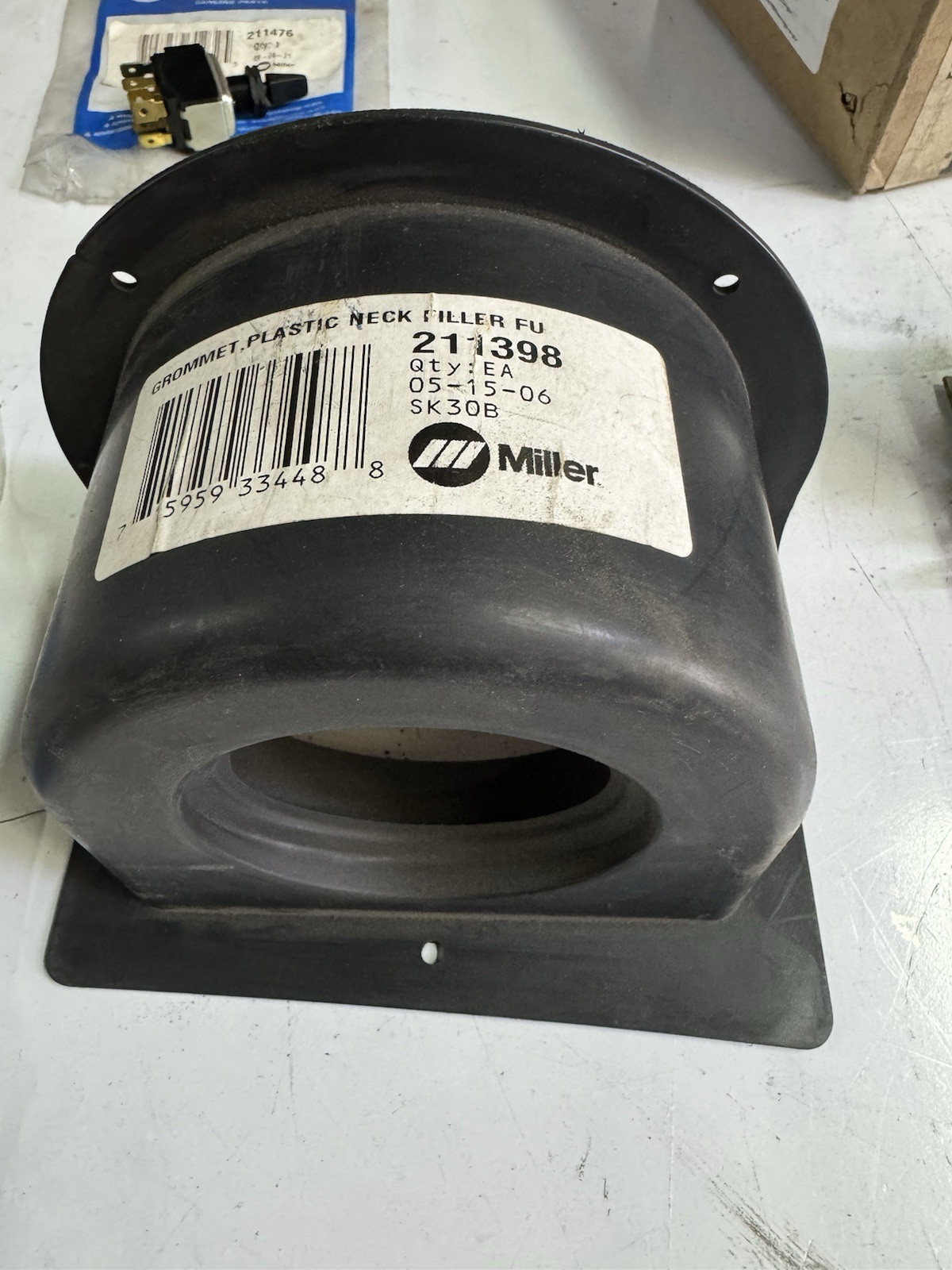 211398 Plastic Neck Filler Fuel, Grommet NEW | Miller Original Welder Part