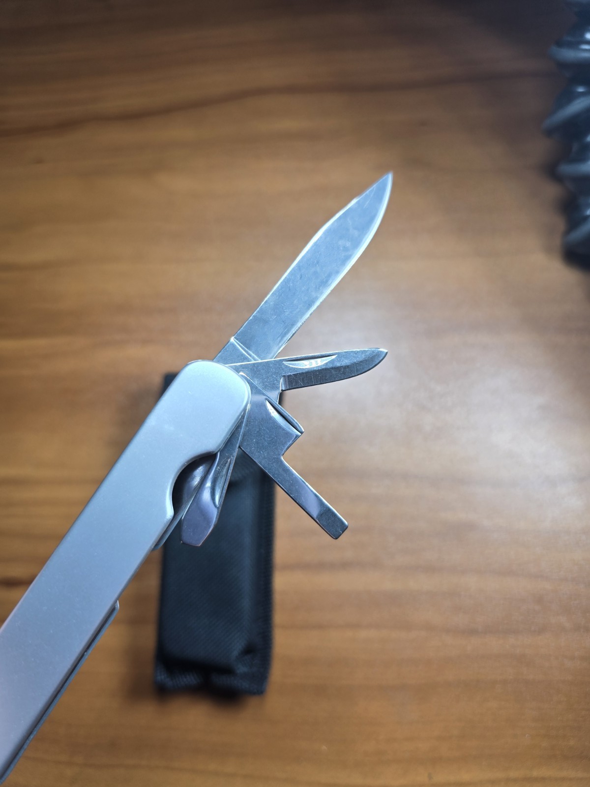 Multitool Stainless Steel - “SharkBite” - Pocket Knife