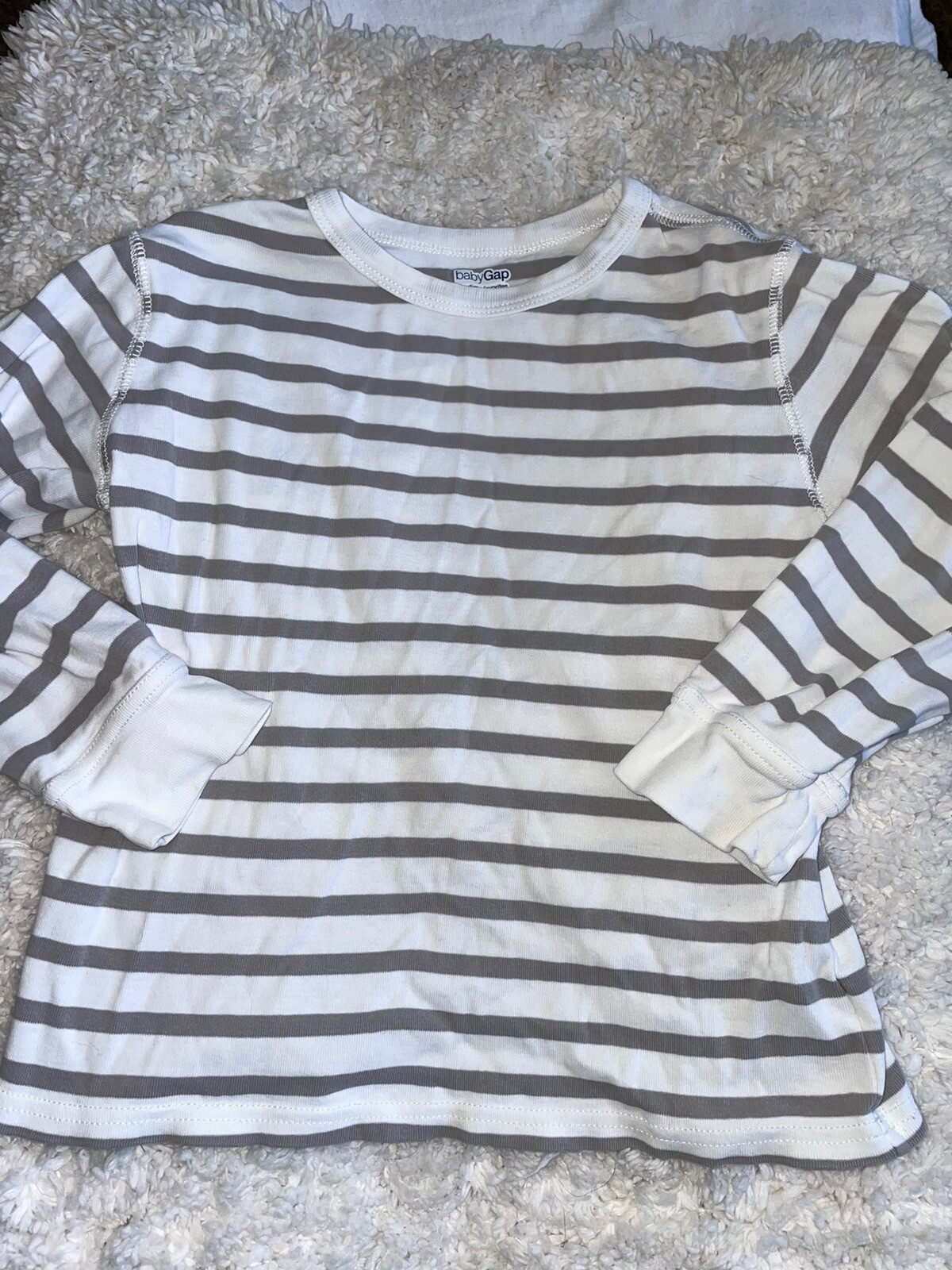 Baby Gap playtime faborites boys sz. 5 gray & wht. striped top. Cute