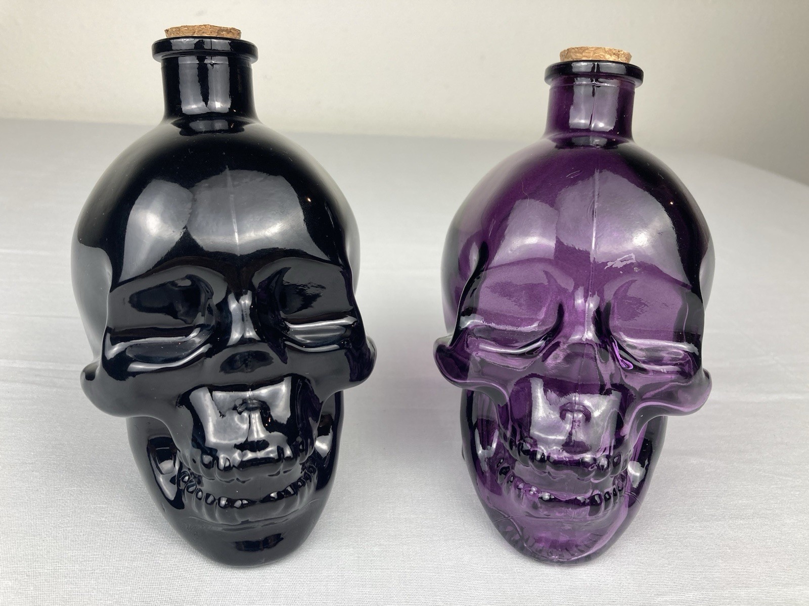 SKULL HEAD GLASS DECANTERS POTION BOTTLES 5” BLACK PURPLE *LOT OF 2* HALLOWEEN