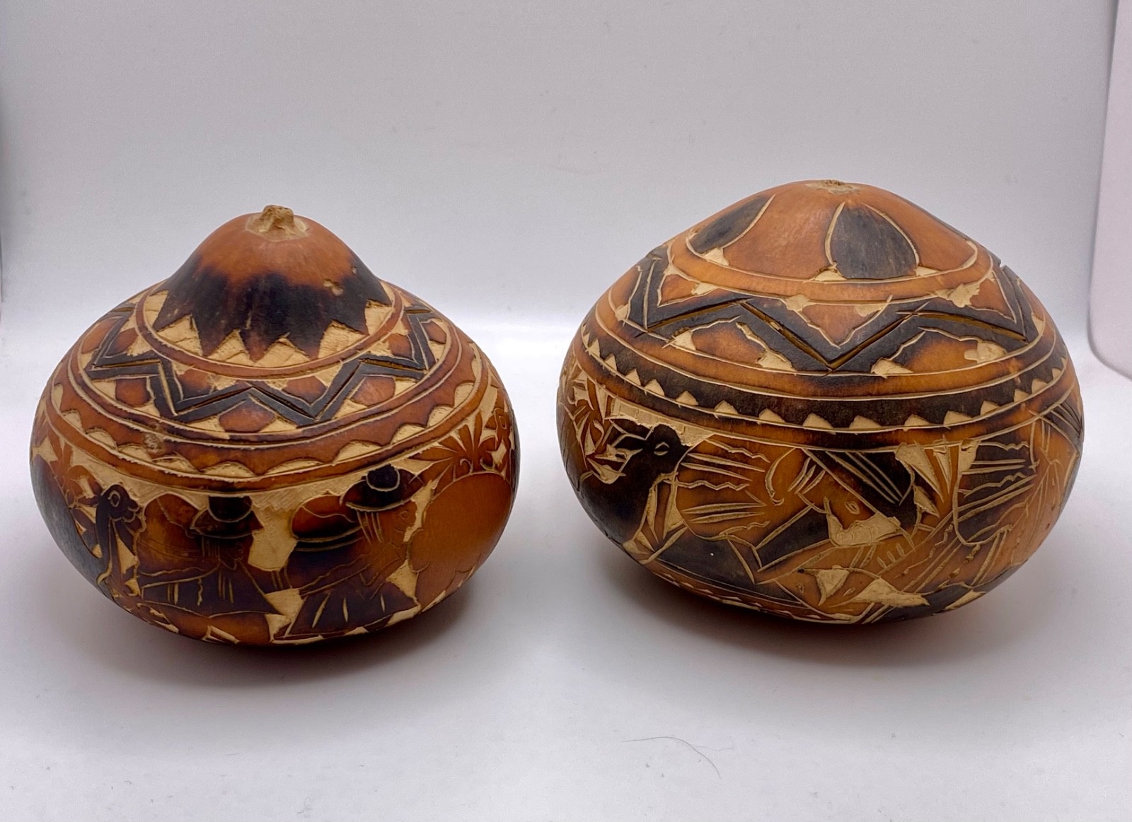 VTG Peruvian Hand Carved Folk Art Gourd Box w/Lid South American - Set of 2