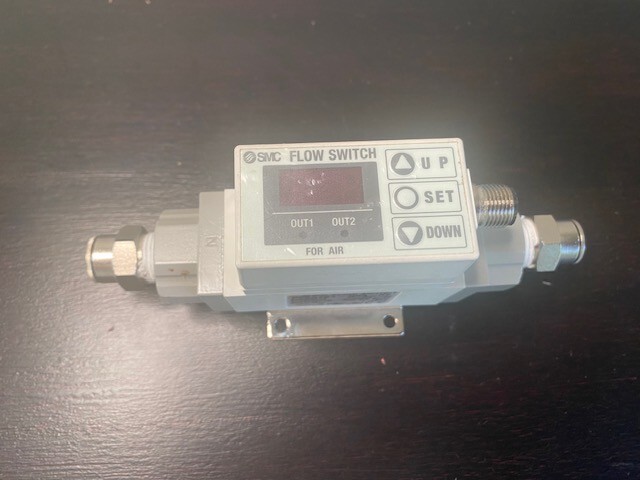 SMC PF2A721-N03-27 Flow Switch 12-24VDC 3/8" NPT NPN 2 Output