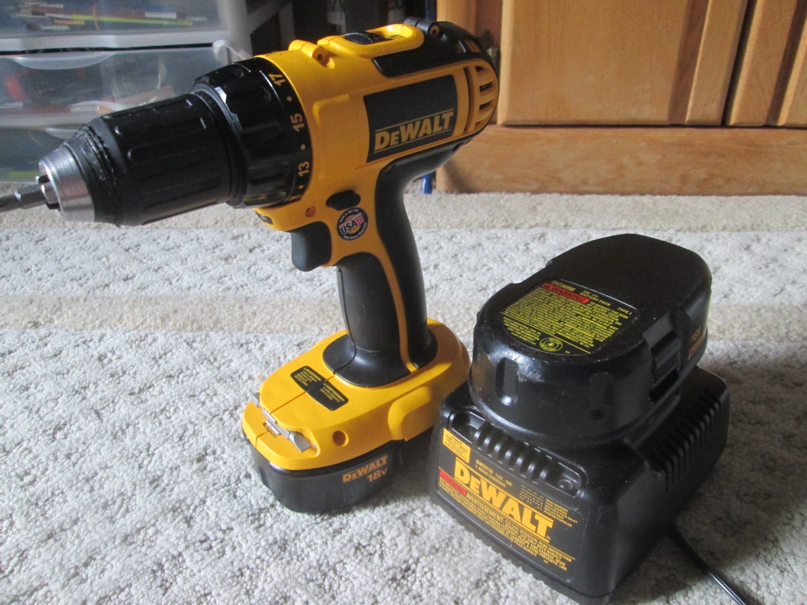 DeWalt DC720 18V Cordless 1/2" Drill/Driver 2 Batteries & Charger HOME USED ONLY