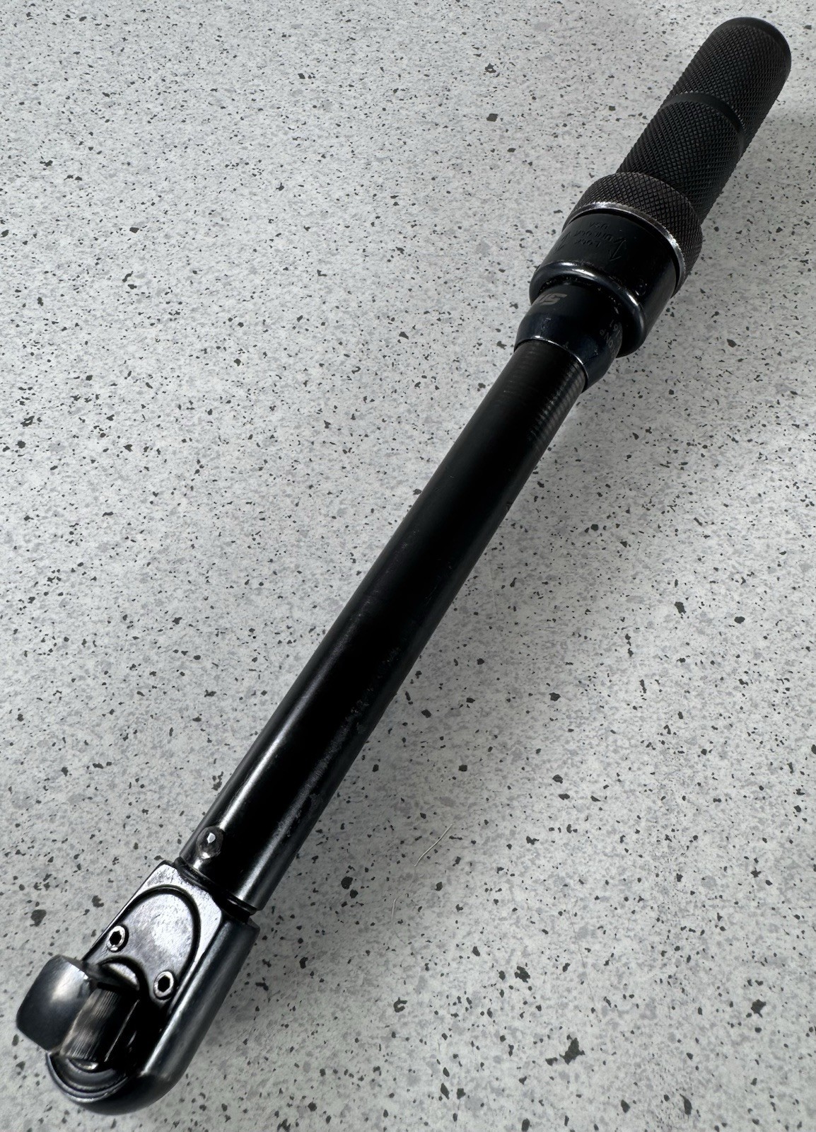 3/8" Drive SAE Adjustable Click-Type Fixed Ratchet Torque Wrench GQT2R200NP