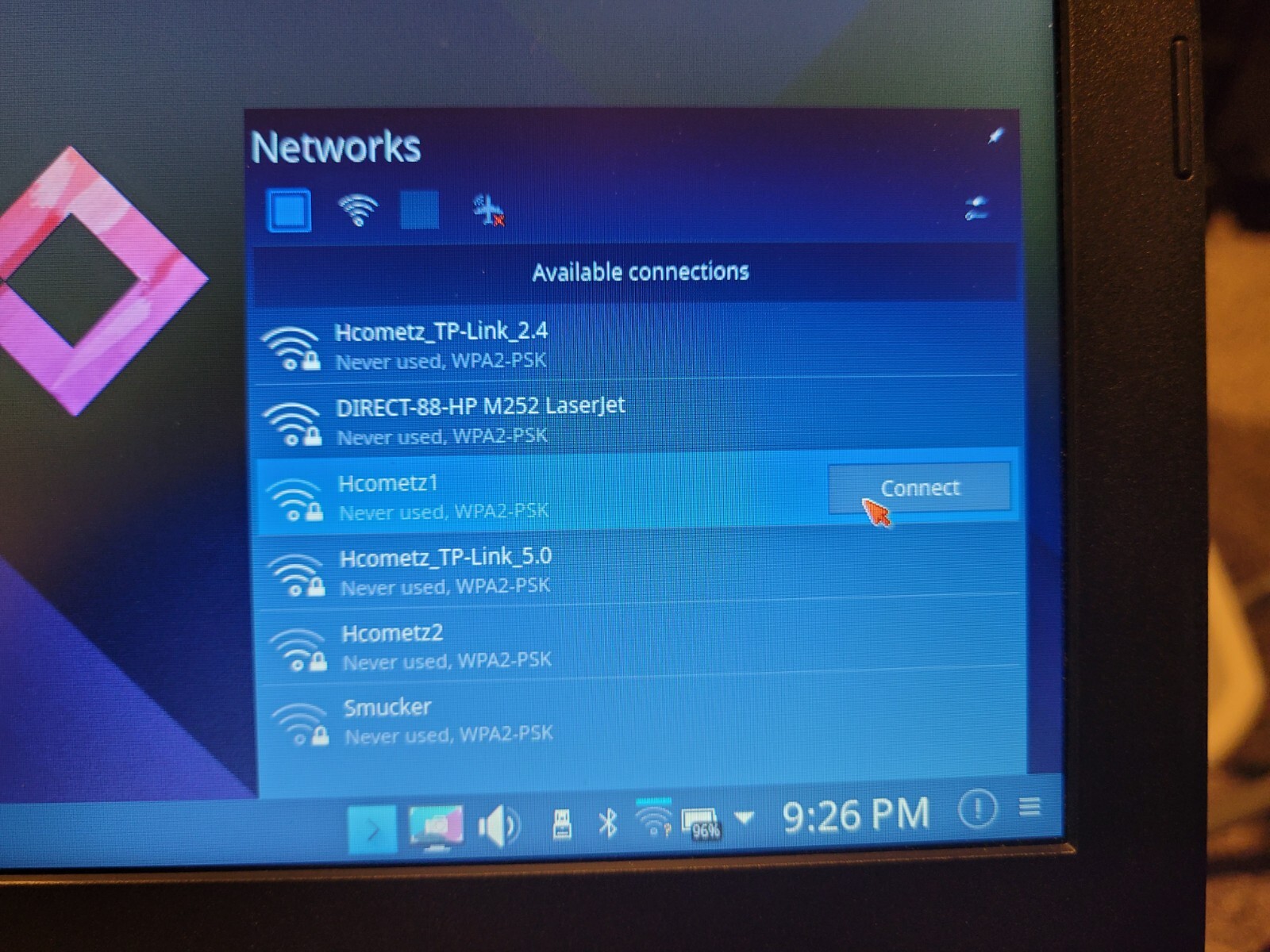 Netrunner Desktop Bootable on 16G USB Stick!