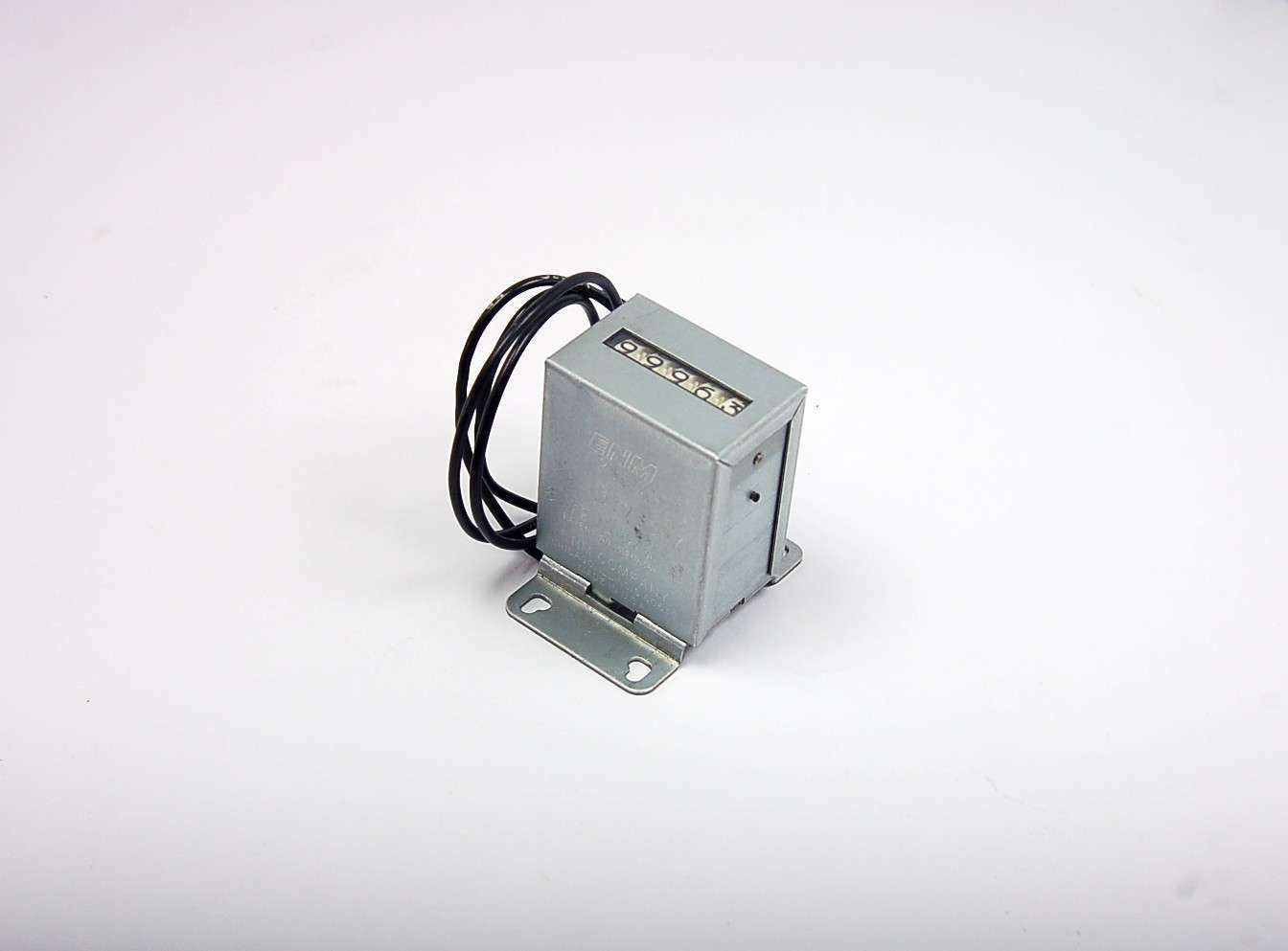 ENM Company - E2B54DC05 - Counter 5 Digit non-resettable. 24VAC, 600/Counts Min