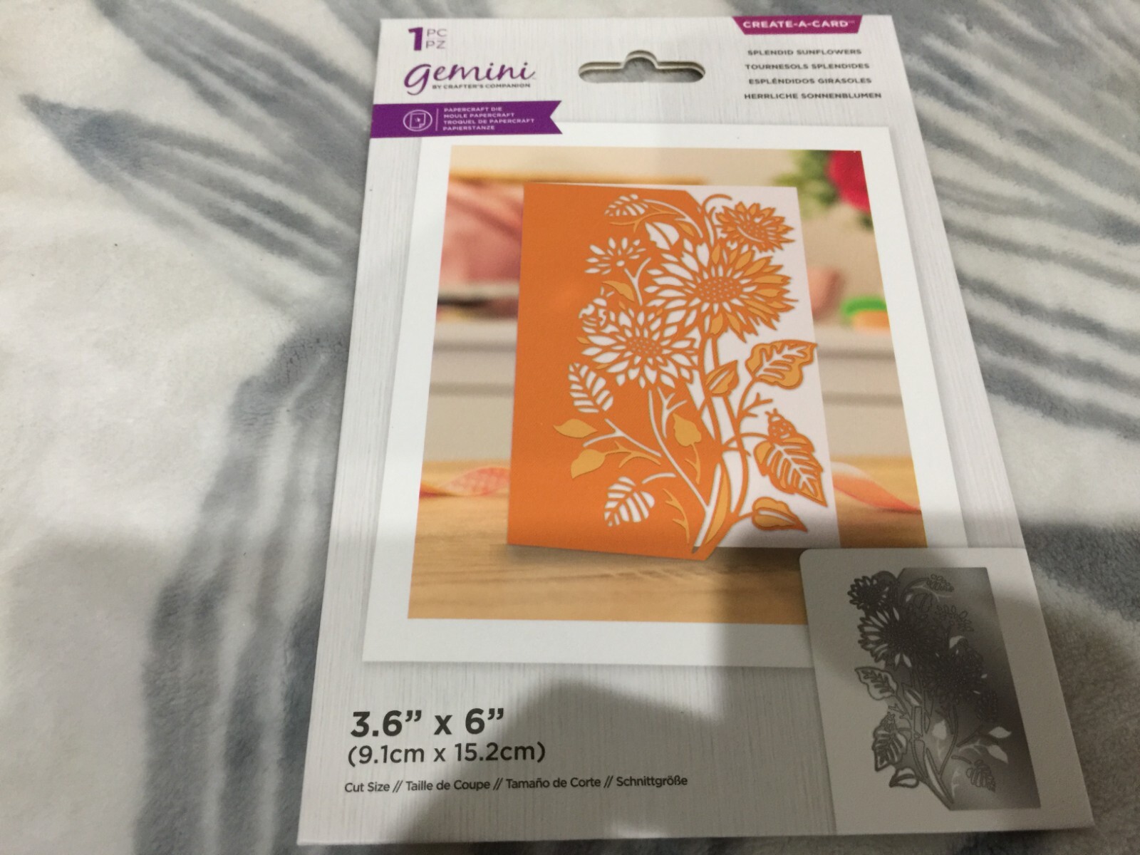 Gemini Scene Create A Card Die by Crafters Companion Splendid Sunflowers 751506