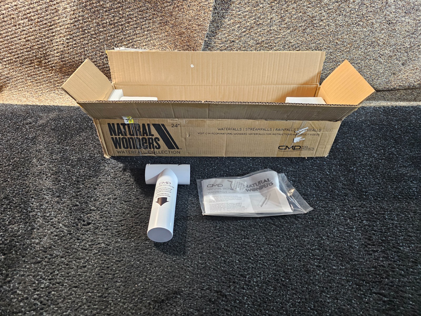 CMP 25577-220-000 Natural Wonders 24" White Waterfall With Back Port And 1" Lip