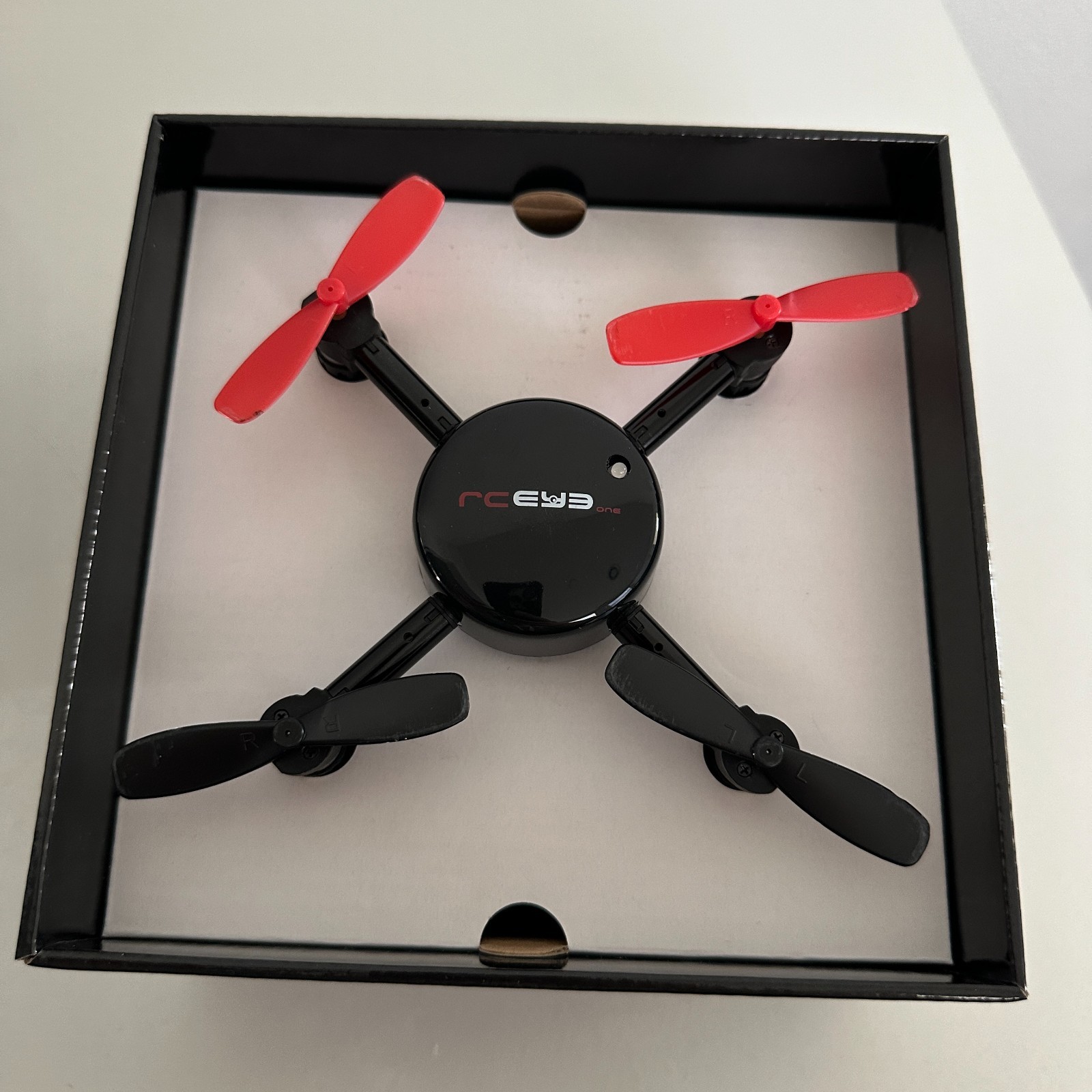 RC Logger Eye One 88004RC Mode 3 Quadcopter Drone Stabilizing with Box Light Use