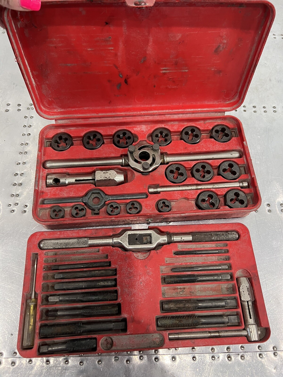 MAC Tools USA Metric Tap & Die Set Lot Rethreading Kit Red Automotive 8017TS