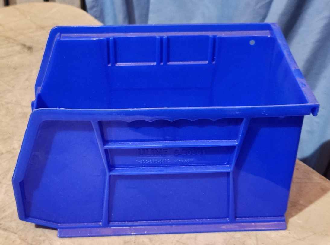 ULINE Plastic Stackable Bins - 9 1/2 x 6 x 5", Blue