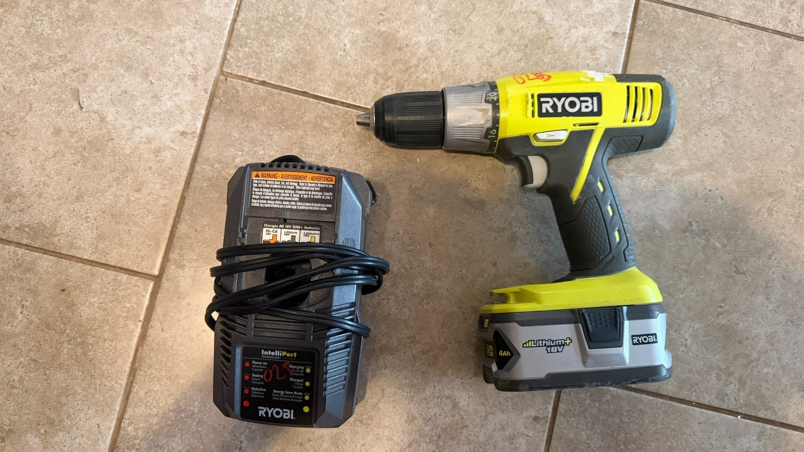 Ryobi P271 18v 1/2 Inch Cordless Drill  & Ryobi Battery W/Charger