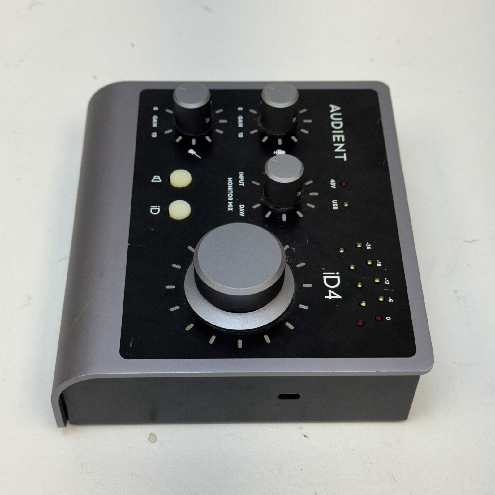 Audient iD4 USB Audio Interface 2-In/2-Out Mic Preamp Studio Recording Tested