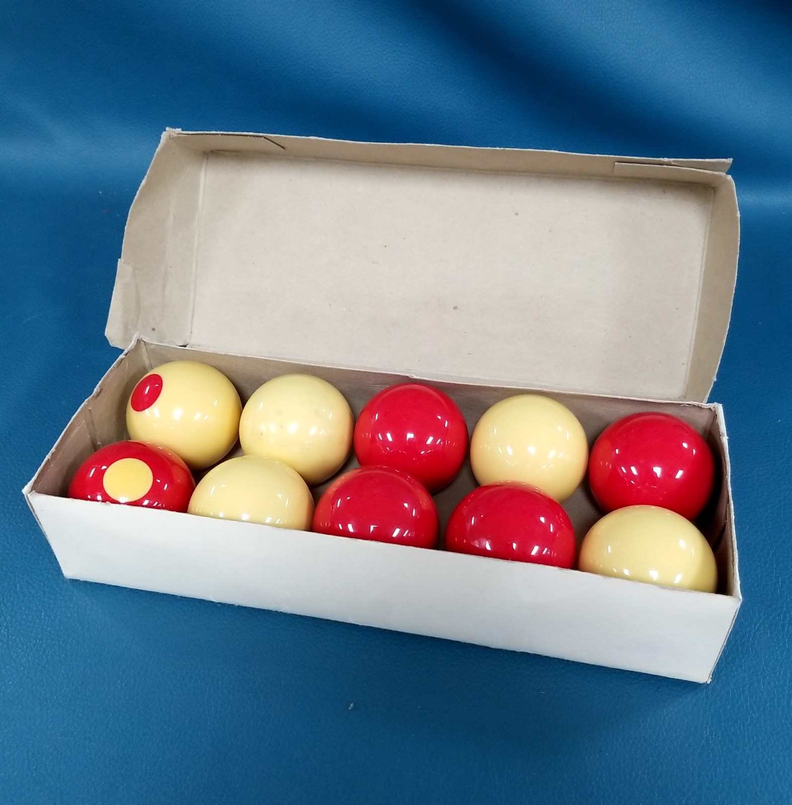 Aramith 2 1/8" Diameter Regulation Bumper Pool Ball Set in Box
