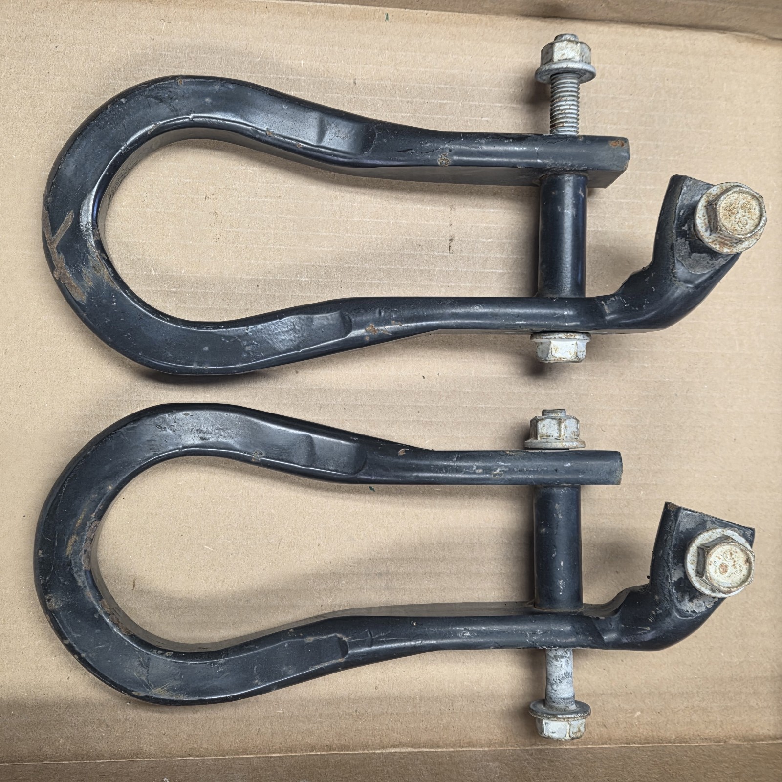 TOW HOOK CHEVY SILVERADO GMC SIERRA 2500 3500 2011 2019 PAIR 22840527 25798891