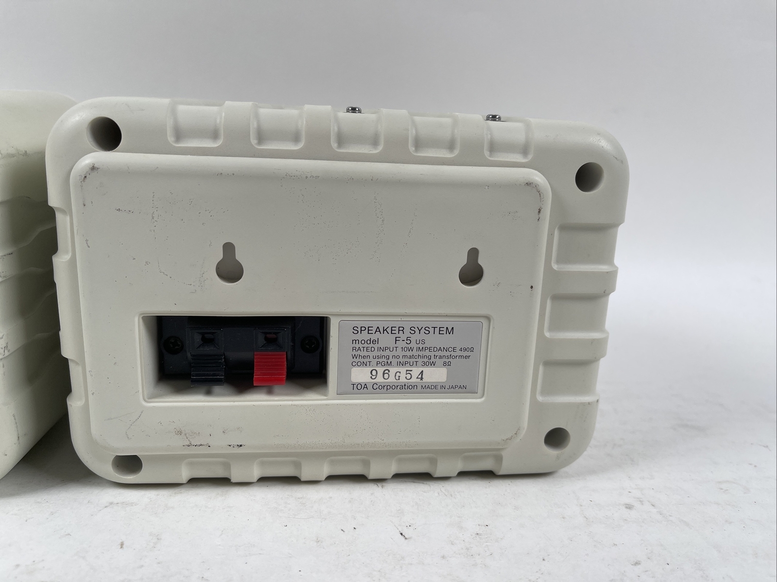2 TOA Electronics Speaker System F-5 White