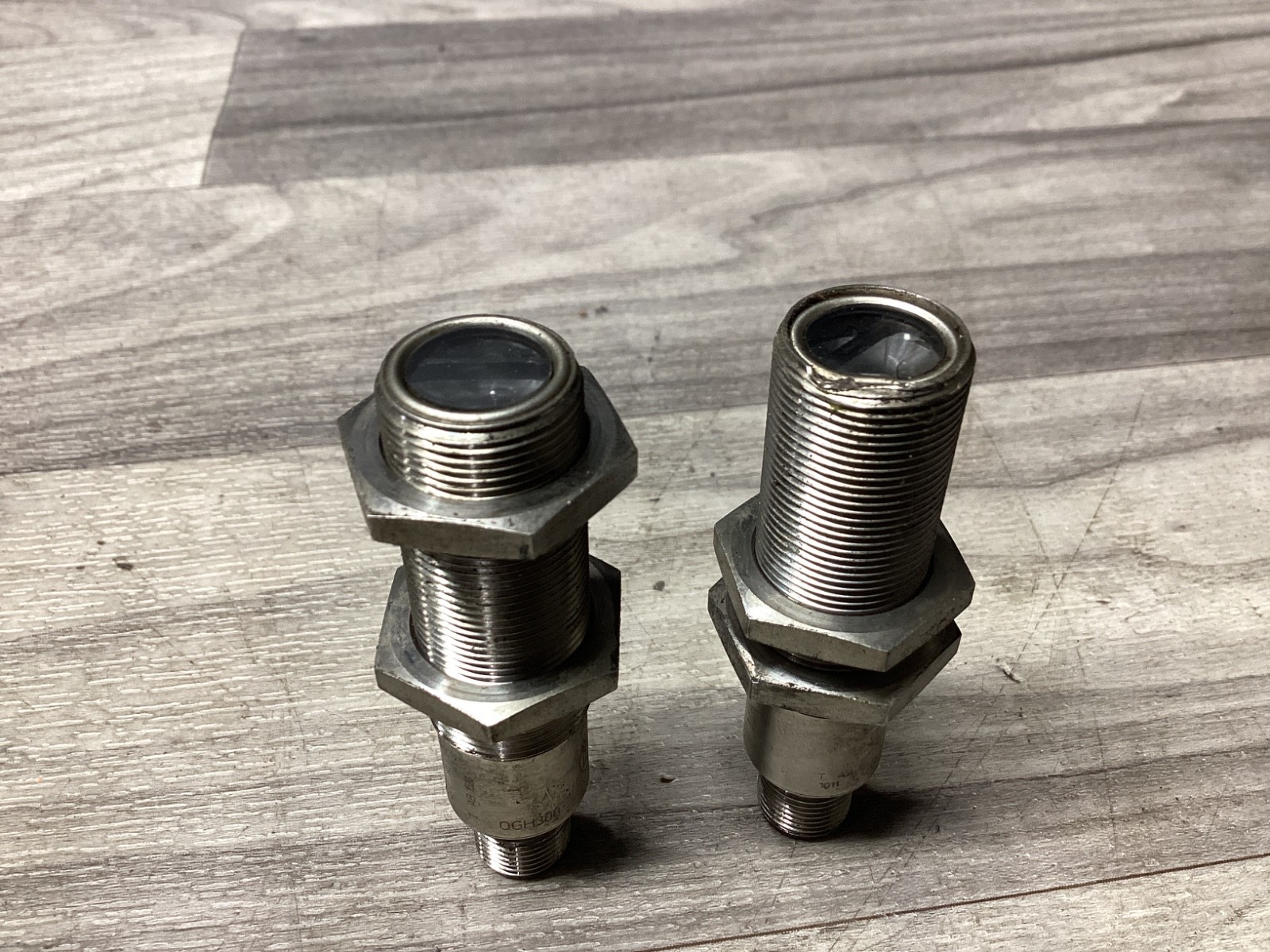 LOT OF 2 Ifm OGH300 Photoelectric Sensor #130N107