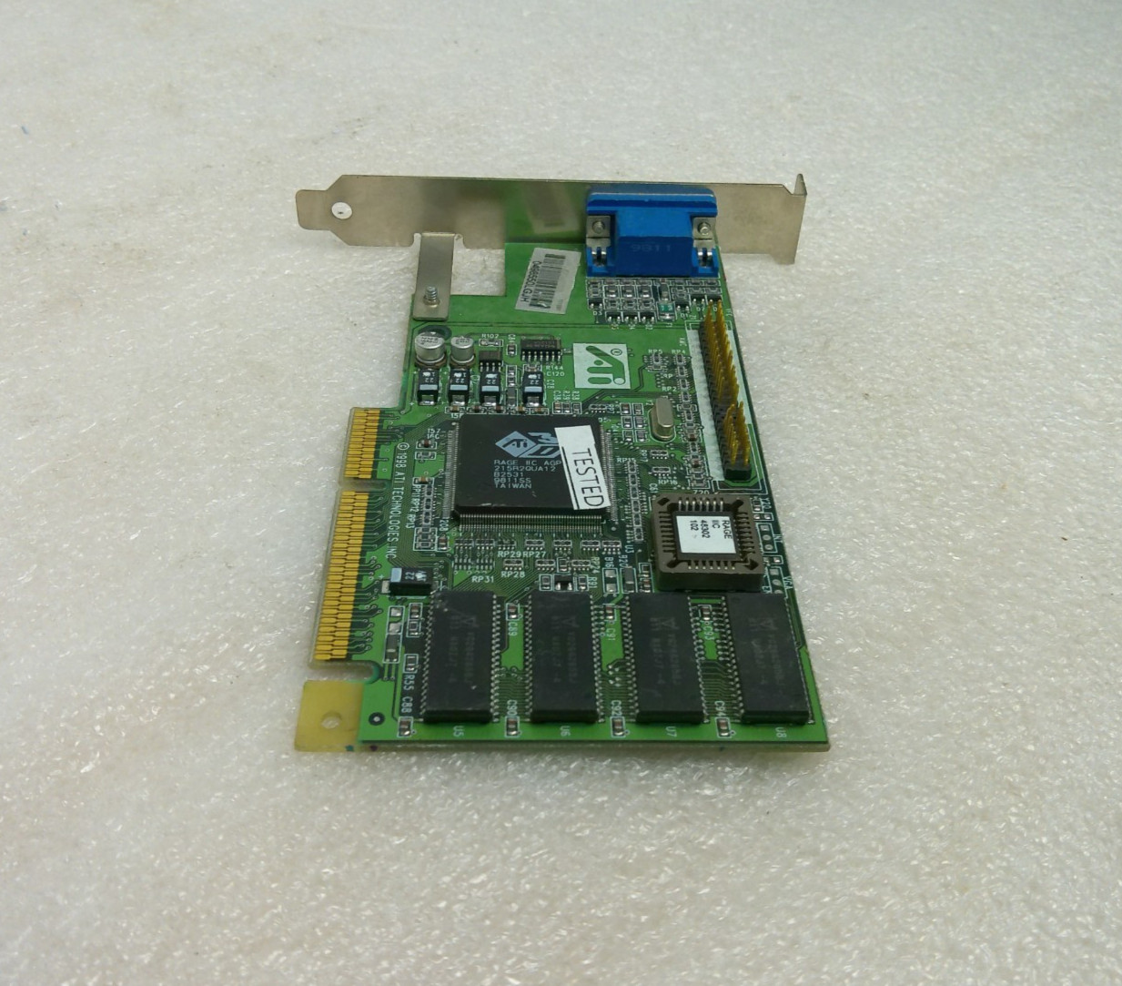 ATI Compaq 332836-002 Graphics Card