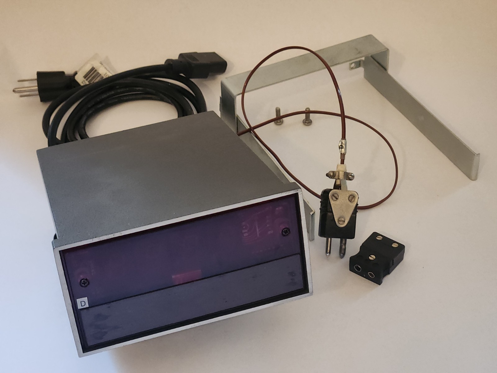 Doric Trendicator 400/A Digital Temperature Indicator [Tested]