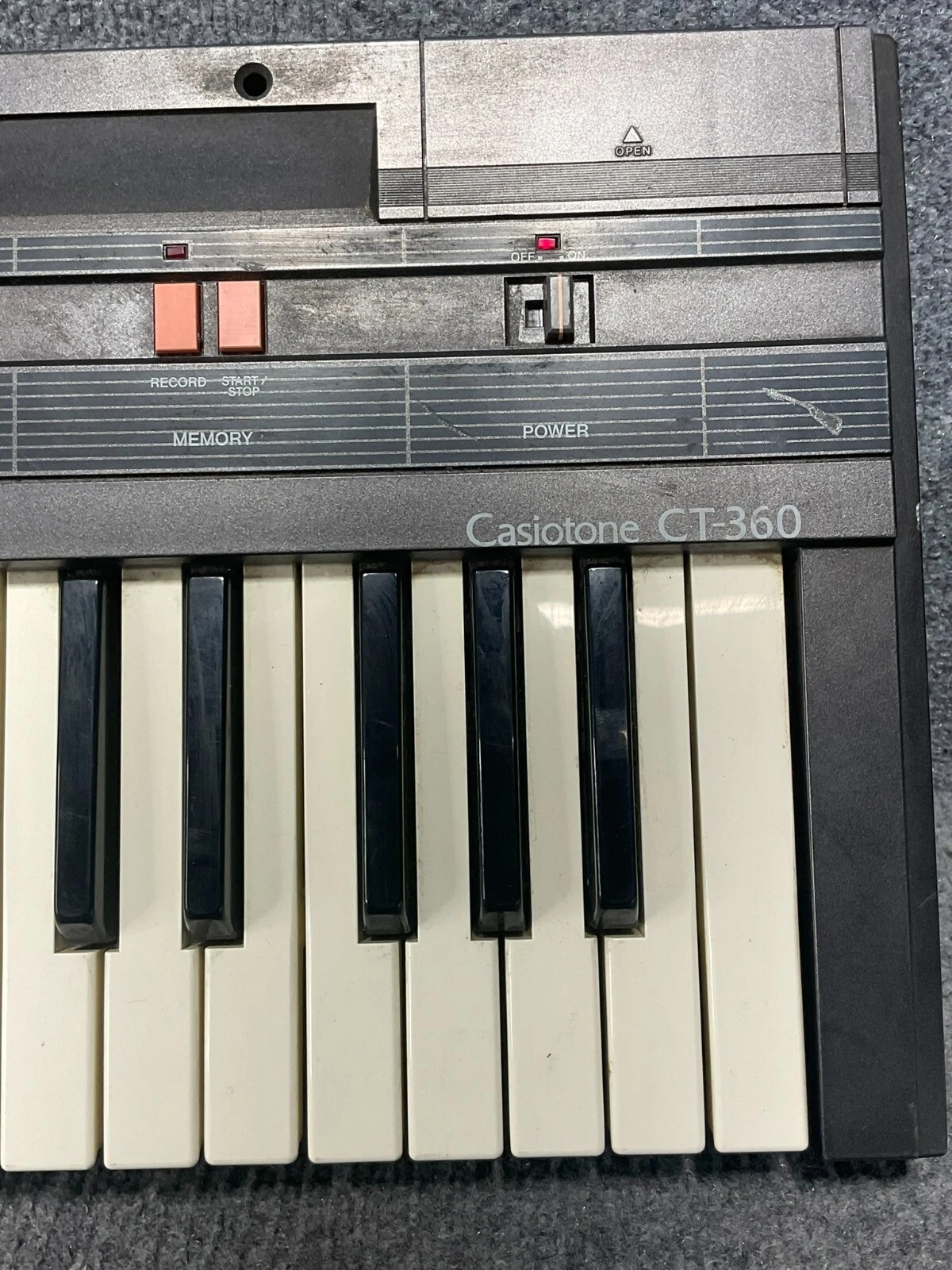 Casio CT-360 Casiotone PCM Synthesizer Keyboard Used