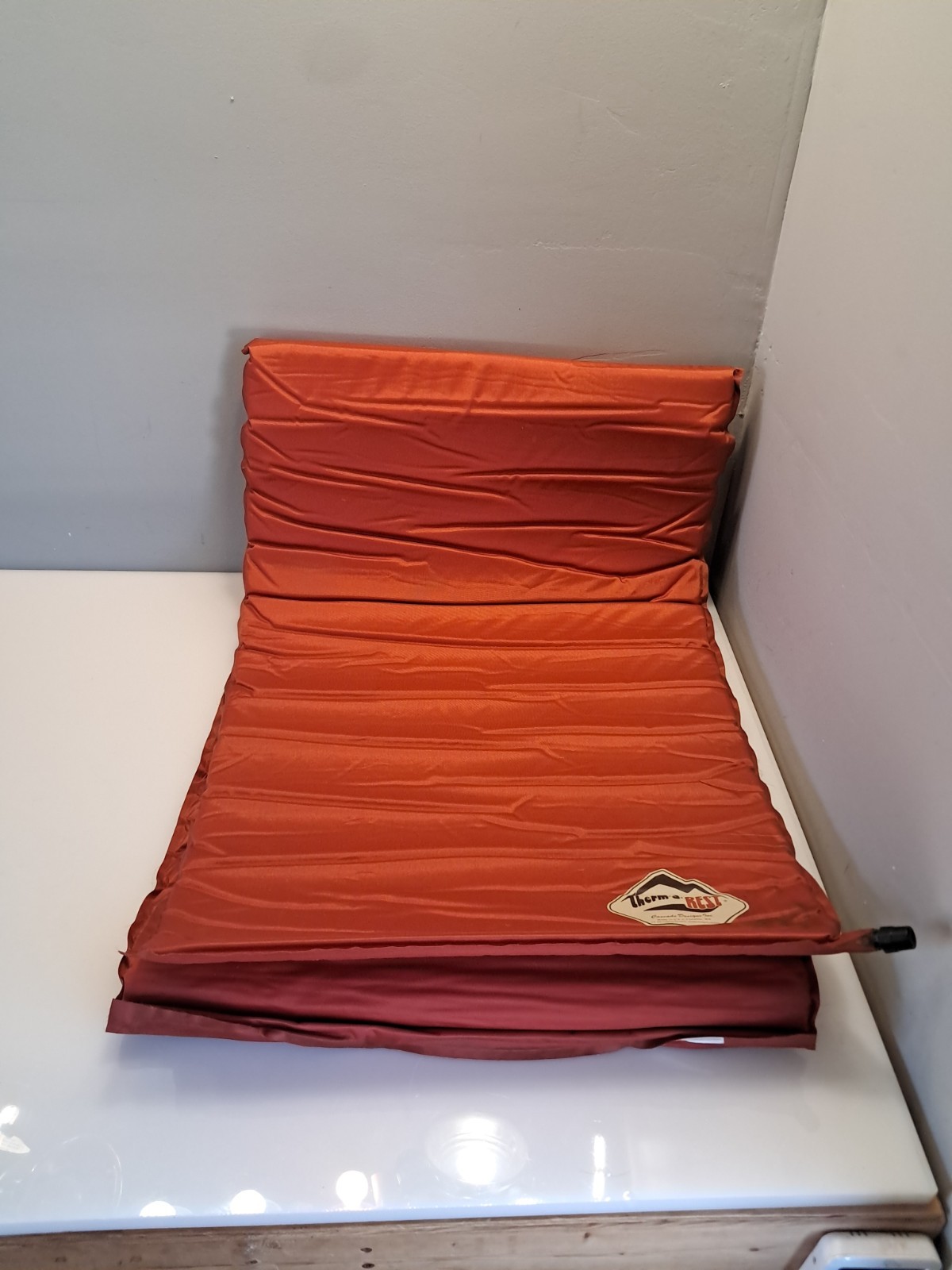 THERM-A-REST CAMP SLEEPING SELF INFLATE, SEATTLE WA, ORANGE 66x20.5 VTG Ov