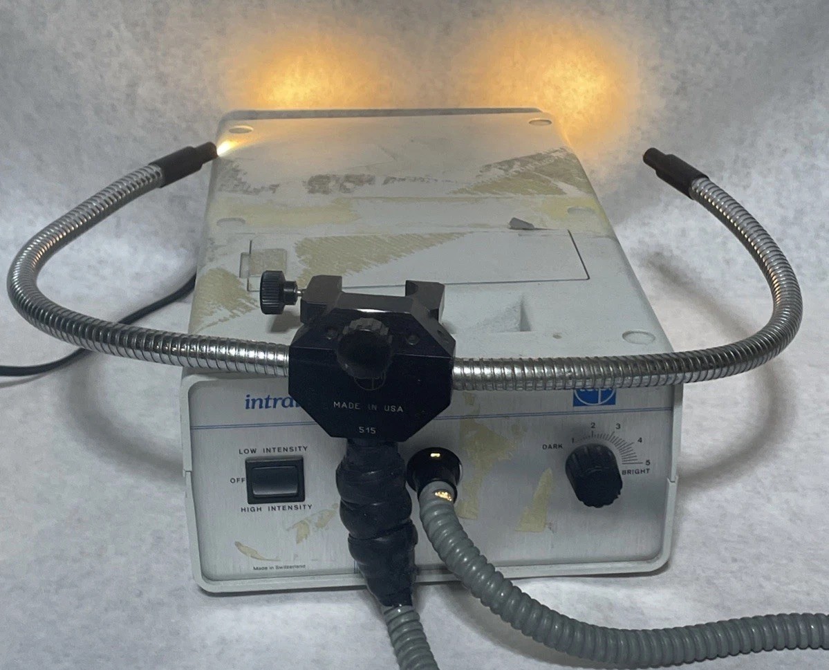 Volpi 6000-1 Intralux Fiber Optic Light Source 10257 Used