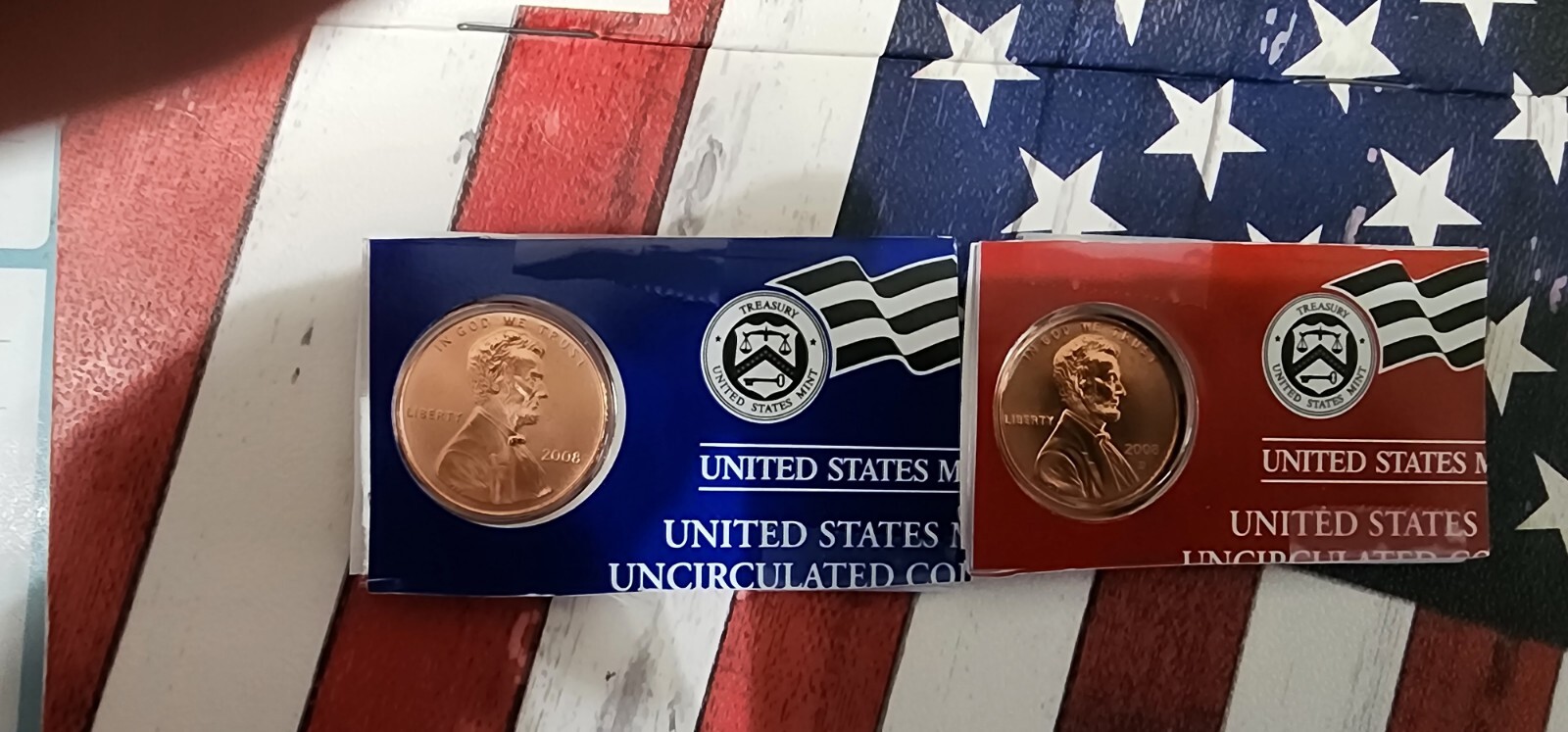 2008 P&D Lincoln cents- BU in mint cello "FREE SHIPPING"