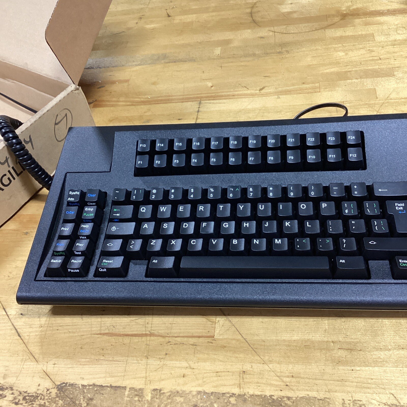 New CLI Computer Lab International 122-Key PS/2 Keyboard BSUS1304000948