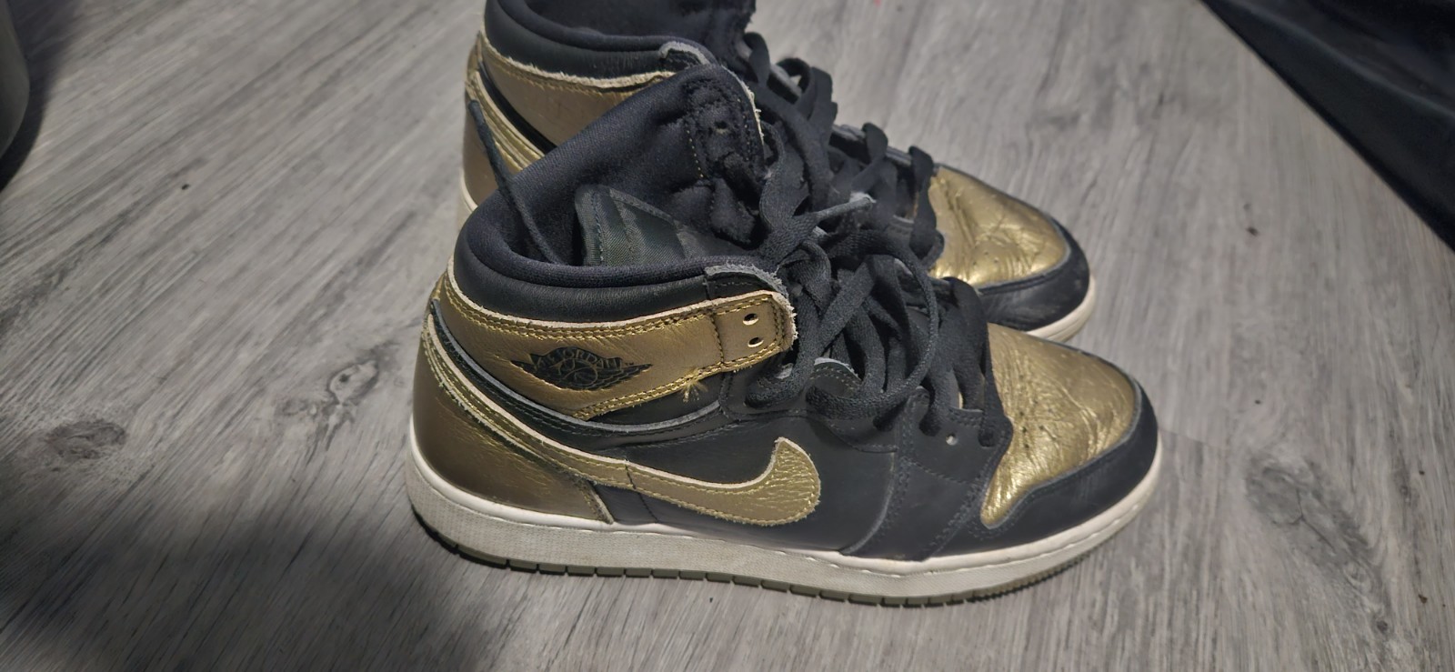 Air Jordan 1 Retro High OG GS FD1437-071 Black Metallic Gold Size 7Y