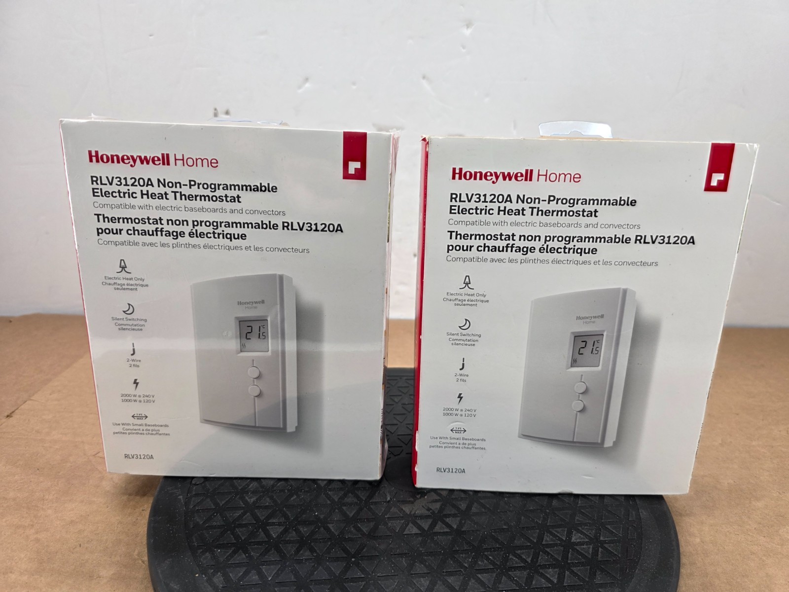 Honeywell Home RLV3120A Non-Programmable Line Voltage Thermostat 120/240V  2 of