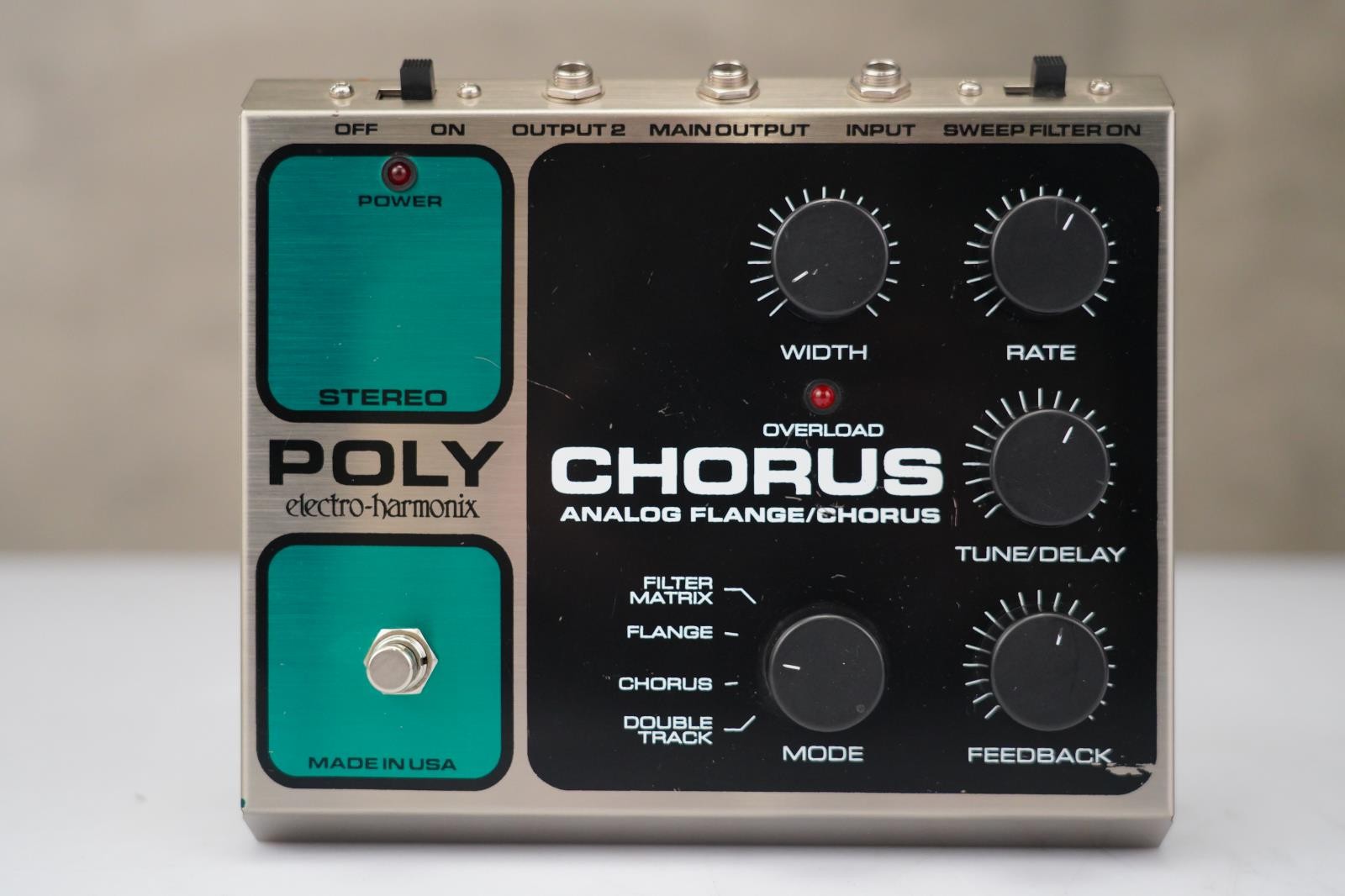 Electro-Harmonix Poly Chorus Analog Flange / Chorus Effects Pedal #58810