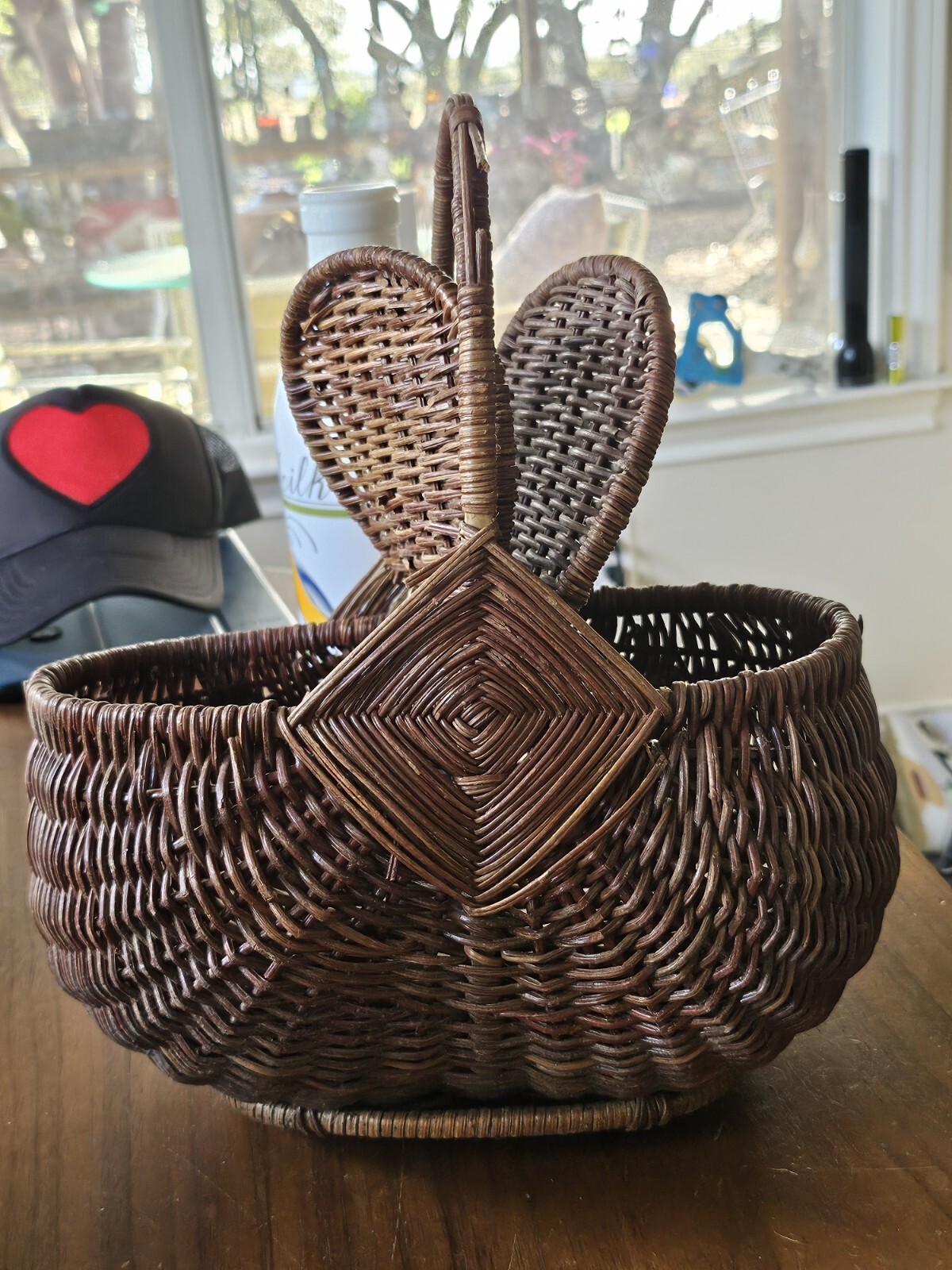 PRIMITIVE Vintage 10" WOVEN EGG GATHERING BUTTOCKS BASKET With Handle