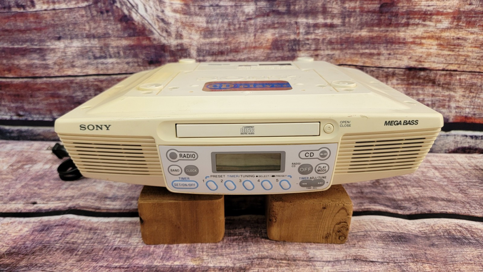 Sony Space Maker FM/AM CD Player Kitchen Clock Radio Under Cabinet ICF-CD533