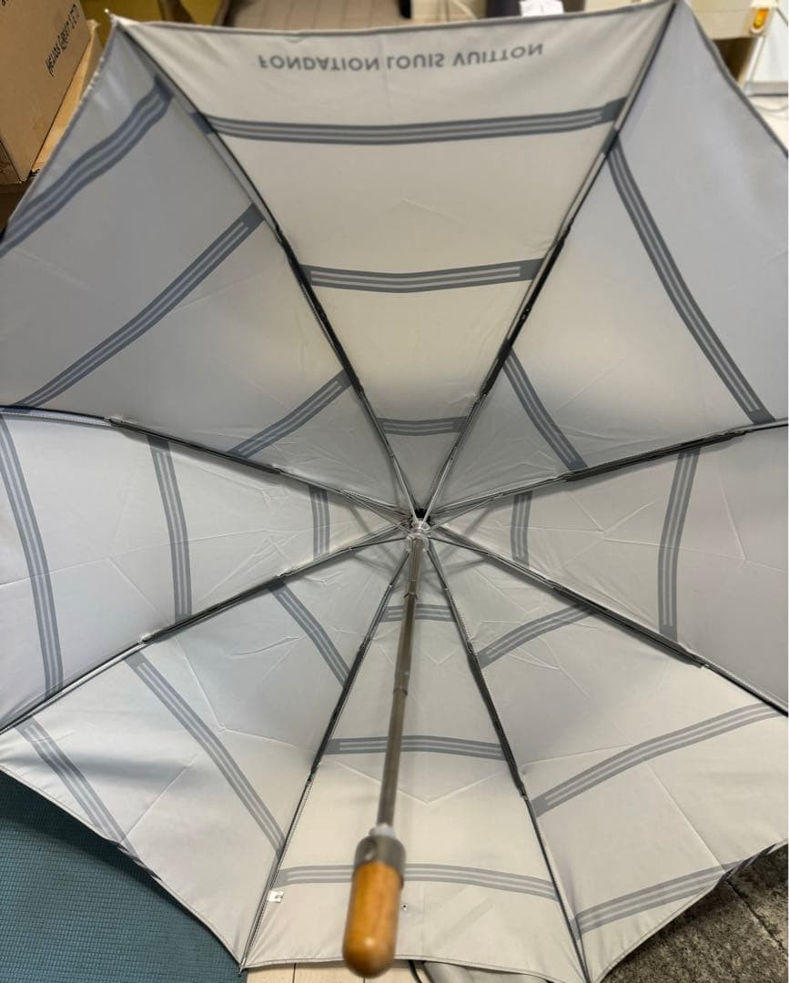 Louis Vuitton Fondation Paris Limited Foldable Umbrella Authentic Accessory