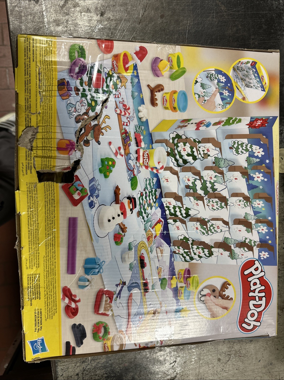 Play-Doh Winter Playset with 24 Containers w/Tools & mat -Advent Calendar
