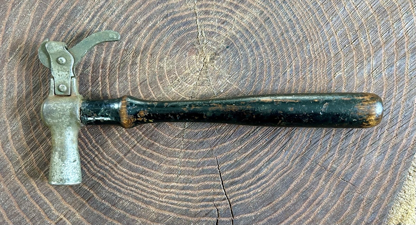 UNMARKED VINTAGE CARPET-LAYER TACK HAMMER & EXTRACTING TOOL LEATHER G J CAPEWELL