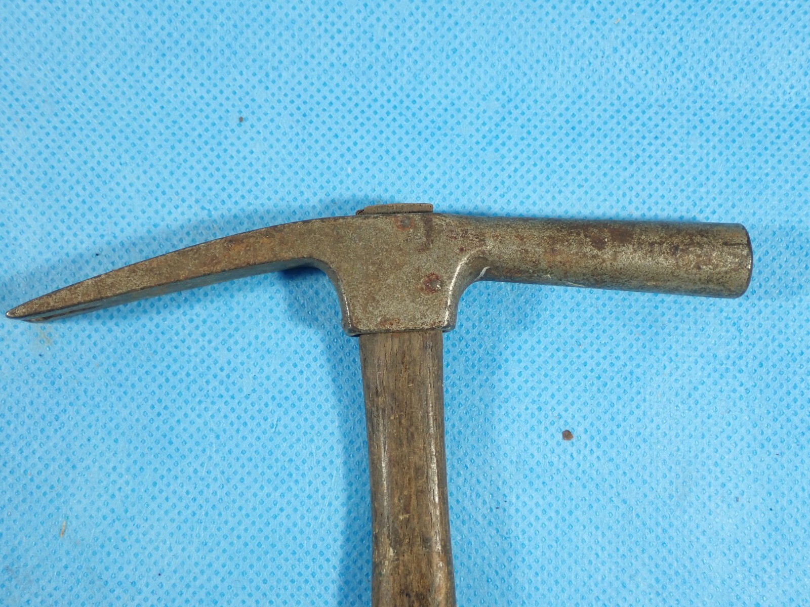 vintage tack hammer 5 oz. with claw