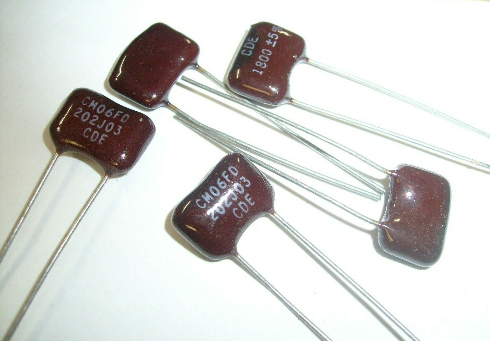7 LOT  2000pf 500v 5%  Silver Mica Capacitor Radial Lead CDE NOS CD19FD202JO3