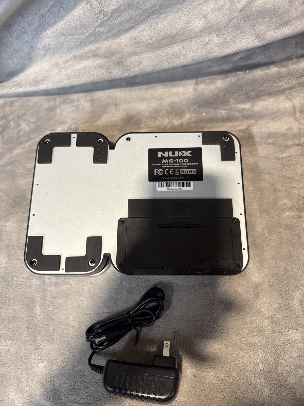 NUX MG-100 Modelling Guitar Effects Processor Assignable Expression Pedal