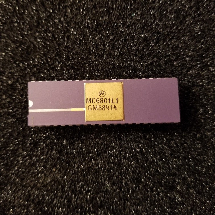 MC6801L1 MOTOROLA  8-bit CPU (MCU) Gold Ceramic never used