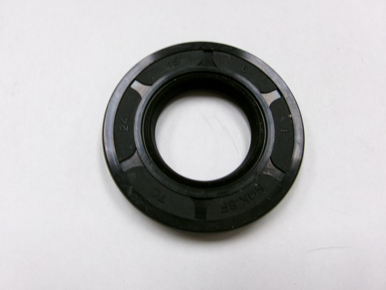NEW TC 24X45X6 DOUBLE LIPS METRIC OIL / DUST SEAL 24mm X 45mm X 6mm