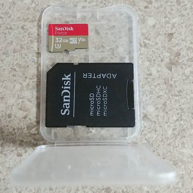 CLEARANCE - SanDisk Pixtor 32GB Extreme V30 MicroSDXC w Adapter & Case
