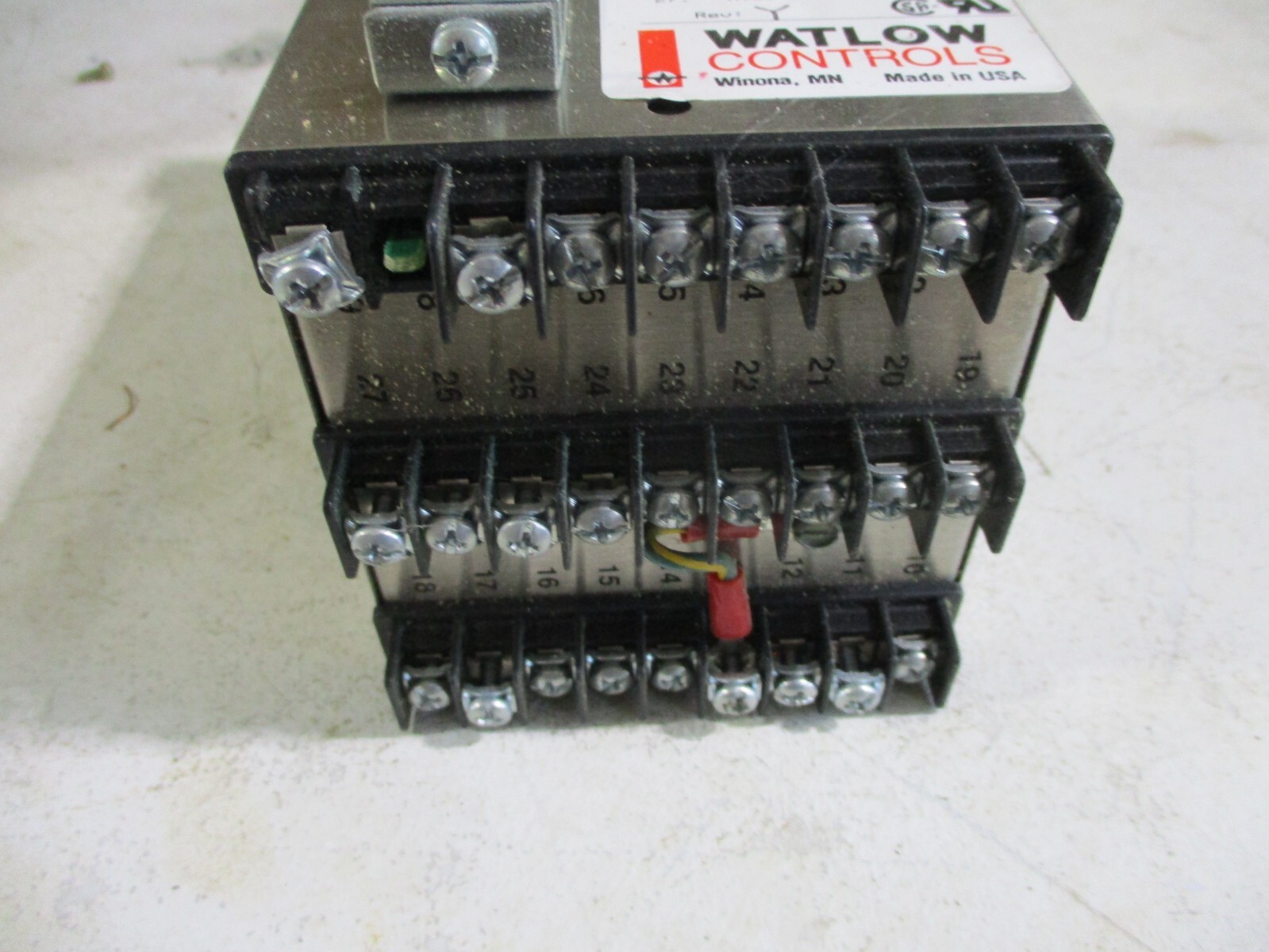 WATLOW 945A-1FA4-A000 TEMPERATURE CONTROLLER USED FREE SHIPPING