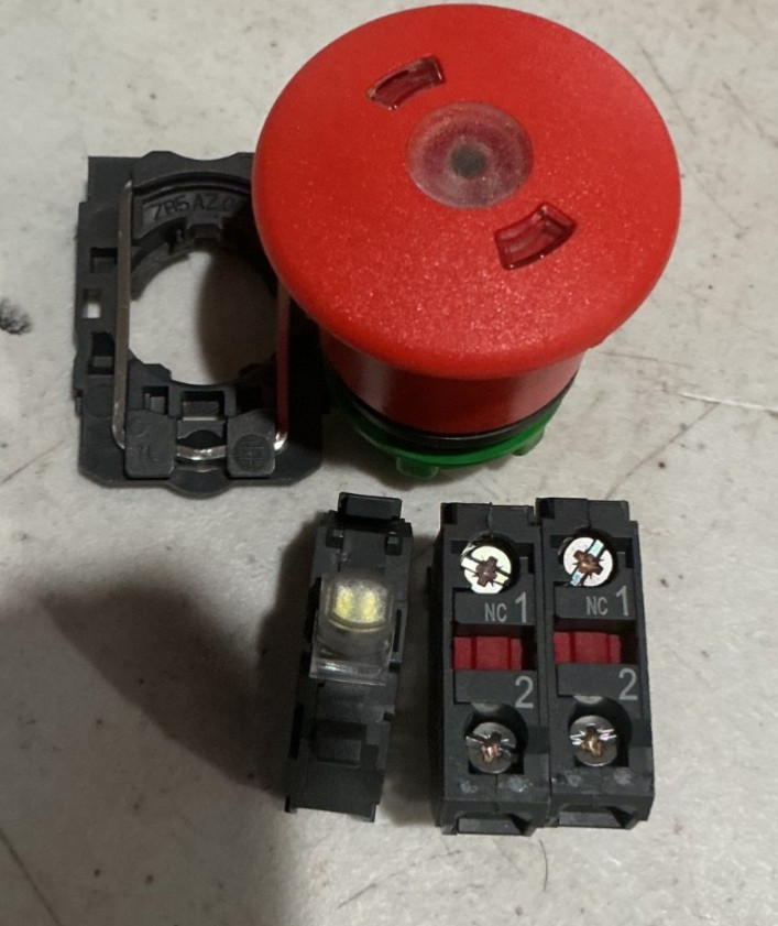 JLG 70043839 red push button e-stop (kit) mushroom,2 nc contacts,1 led contact